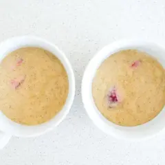 Szybkie ciasto w mikrofali: Prosty przepis bez pieczenia w 5 minut
