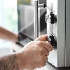 Czego nie podgrzewać w mikrofali: 10 produktów i alternatywy