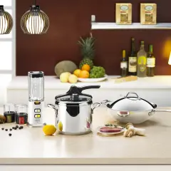 Blender, szybkowar i patelnia na blacie. Idealne do przygotowania zdrowych dań, jak w dieta śródziemnomorska przepisy.