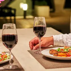 Romantyczna kolacja w domu - co ugotować, by zaskoczyć ukochaną?