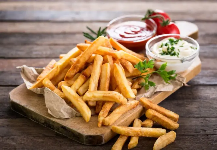 Co pasuje do frytek? Odkryj najlepsze dodatki i sosy do frytek