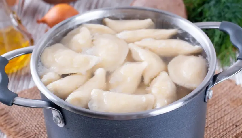 Jak długo gotuje się pierogi? Sekrety idealnej konsystencji