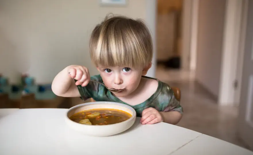 Zupy dla dzieci - jak budować smak bez soli? Sprawdzone przepisy
