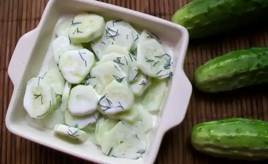 Mizeria na słodko - przepis i proporcje, które działają