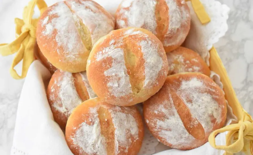 Bułka ziemniaczana - Jak upiec idealnie miękkie i puszyste pieczywo?