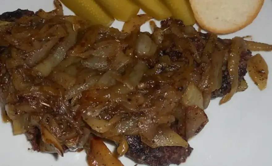 Kaszanka z patelni - jak usmażyć, by nie pękła?