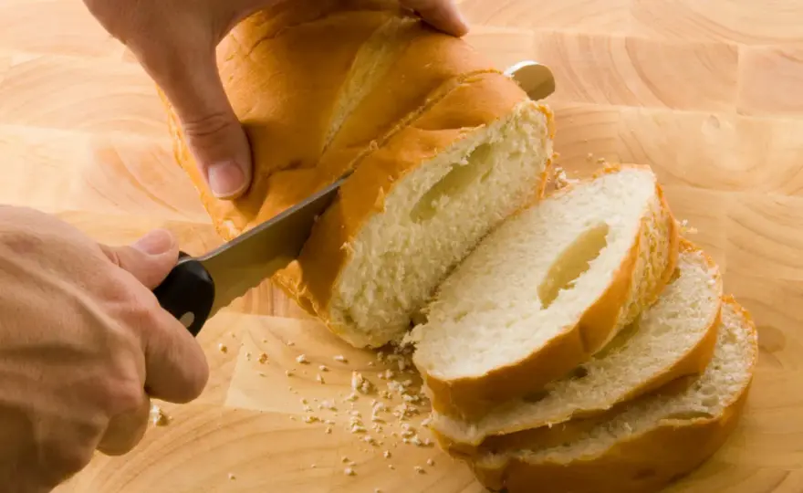 Chleb domowy w piekarniku - Przepis na idealny bochenek