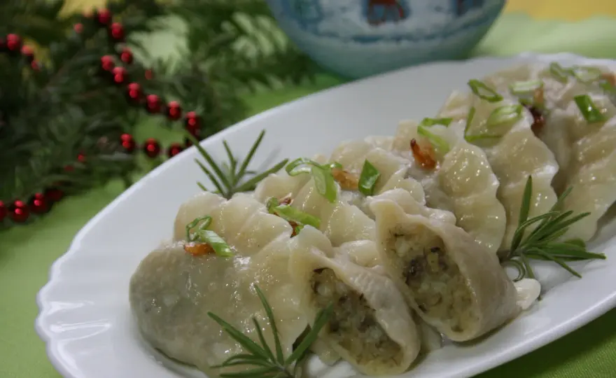 Ukraińskie pierogi - przepis na idealne ciasto i farsz