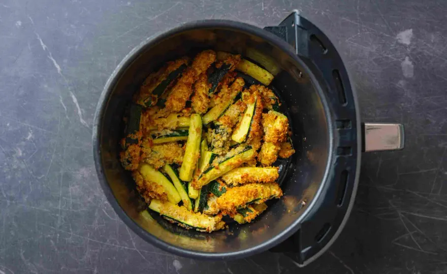 Cukinia z airfryer - Jak zrobić ją idealnie chrupiącą?