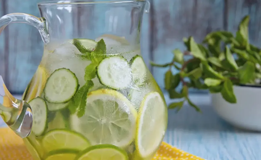 Sassy water - przepis, efekty i błędy. Czy działa na odchudzanie?