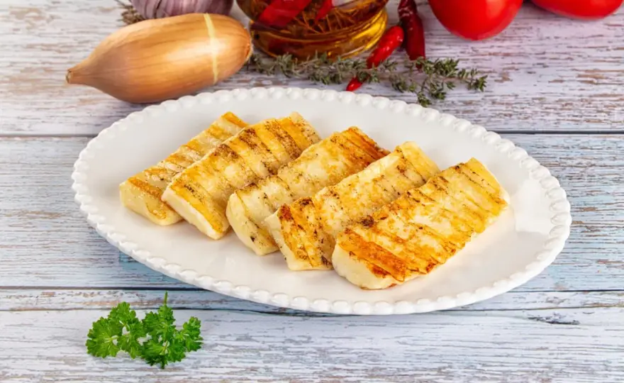 Halloumi z grilla - prosty sposób na idealny ser
