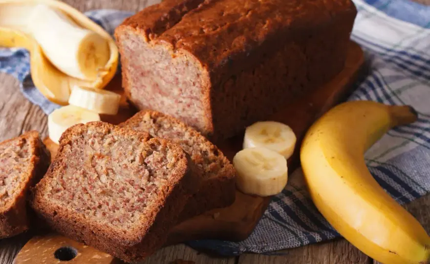 Ciasto owsiane z bananami i kakao - prosty przepis na wilgotny wypiek