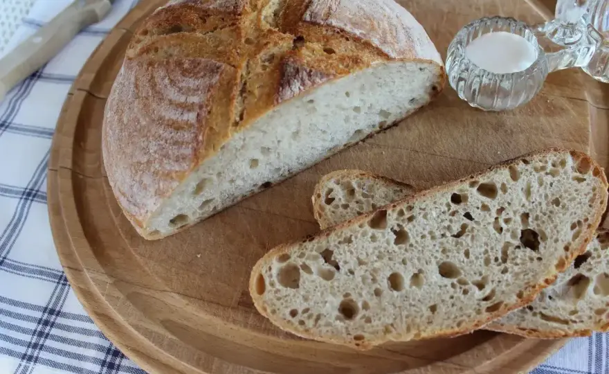 Chleb pszenno-żytni na zakwasie - jak upiec idealny bochenek?