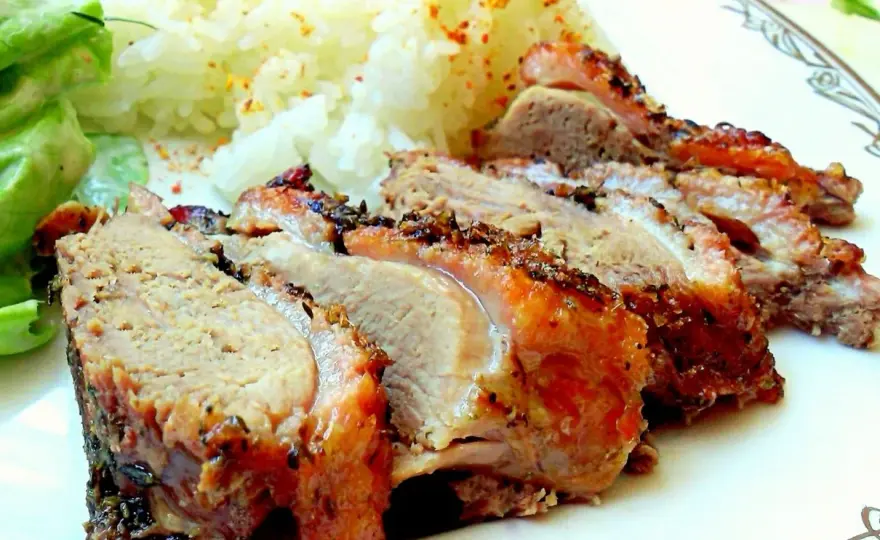 Pieczona kaczka w kawałkach - Jak upiec, by była idealnie soczysta?