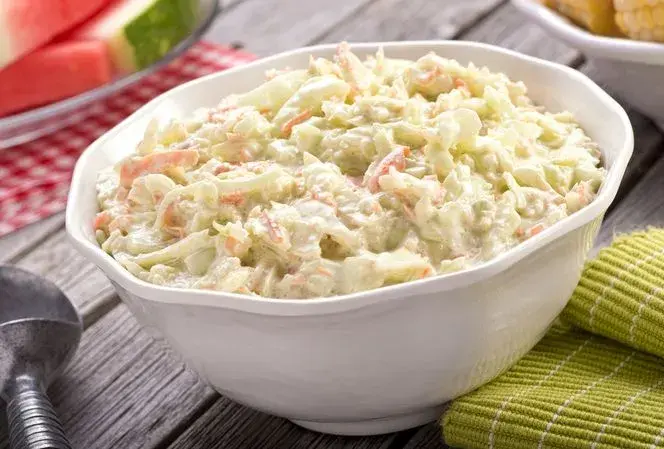 Surówka jak z KFC - prosty przepis na idealny smak w domu
