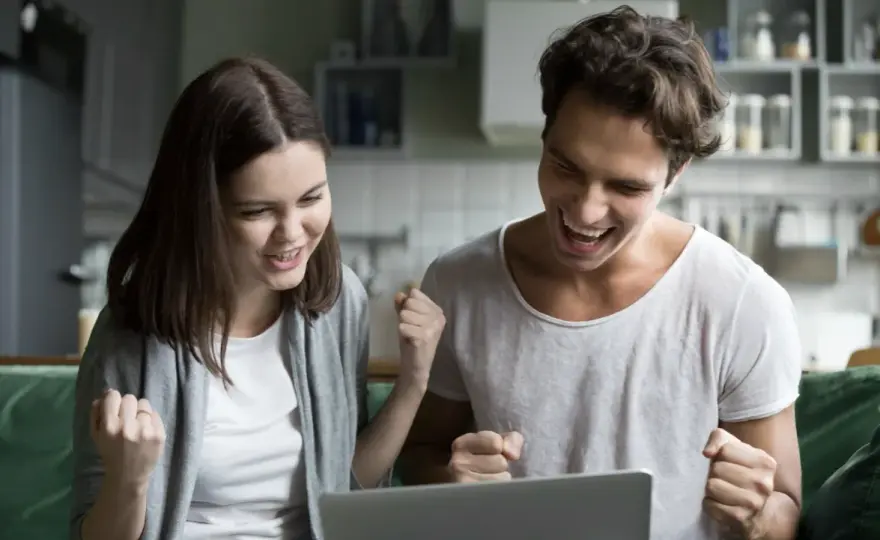 Gry cyfrowe z 5 bębnami: specyfika rozgrywki na platformach rozrywkowych online