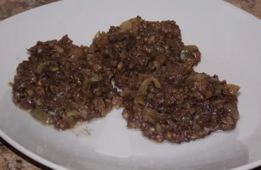 Zdjęcie Ile kalorii ma kaszanka z cebulą? Zaskakujące fakty o jej kaloryczności