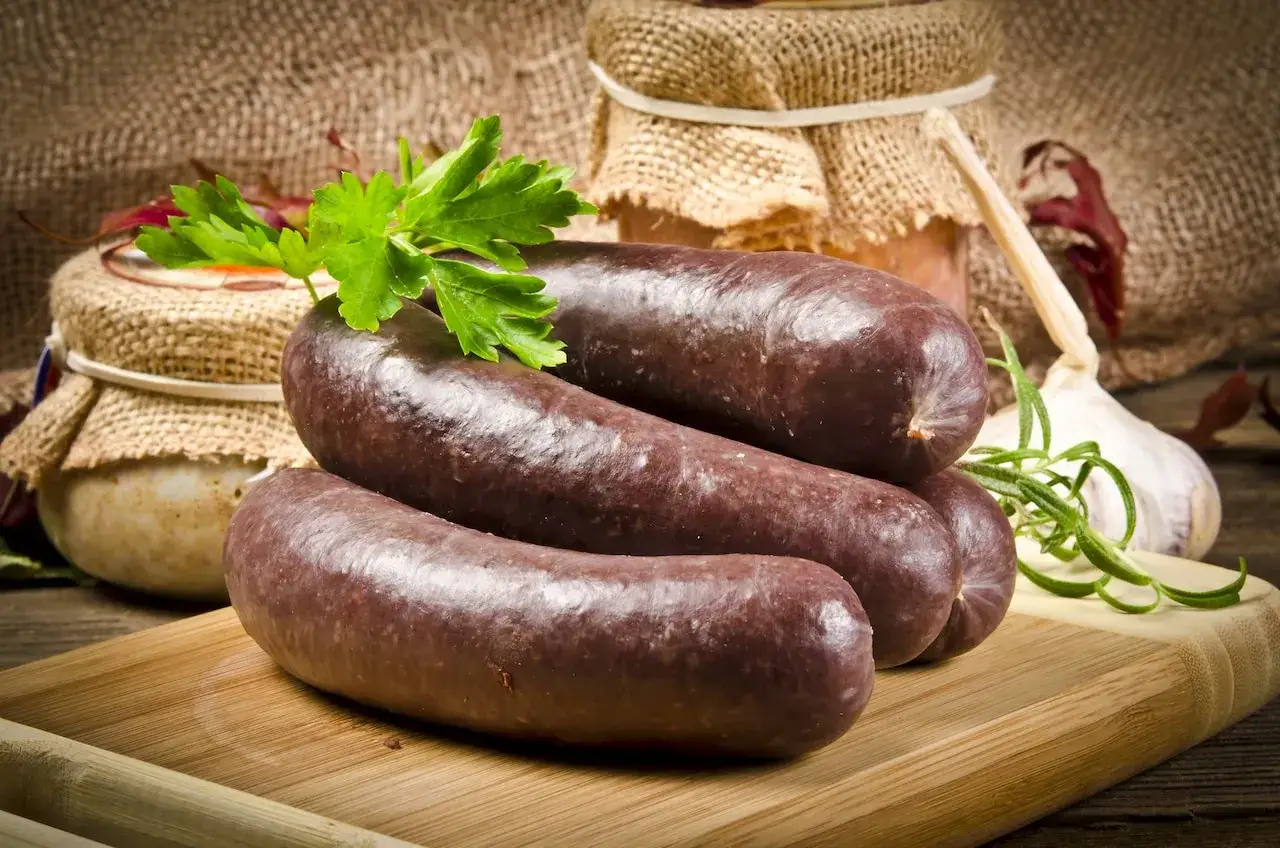 Zdjęcie Z czym jeść kaszankę? Odkryj pyszne dodatki do tej potrawy